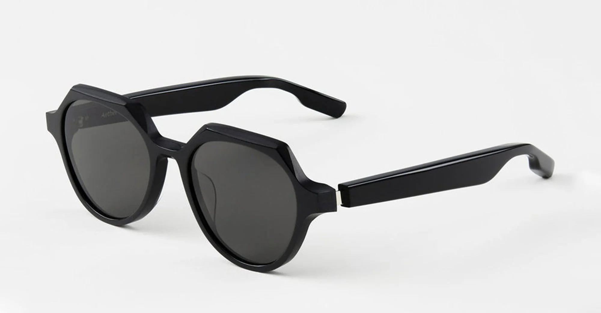 Model r2 - black - Image 2