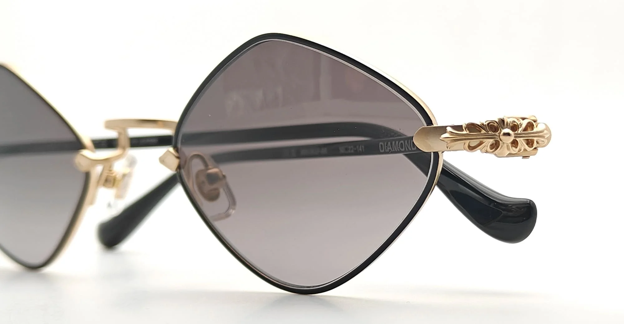 Diamond dog - matte black / matte gold plated - Image 6
