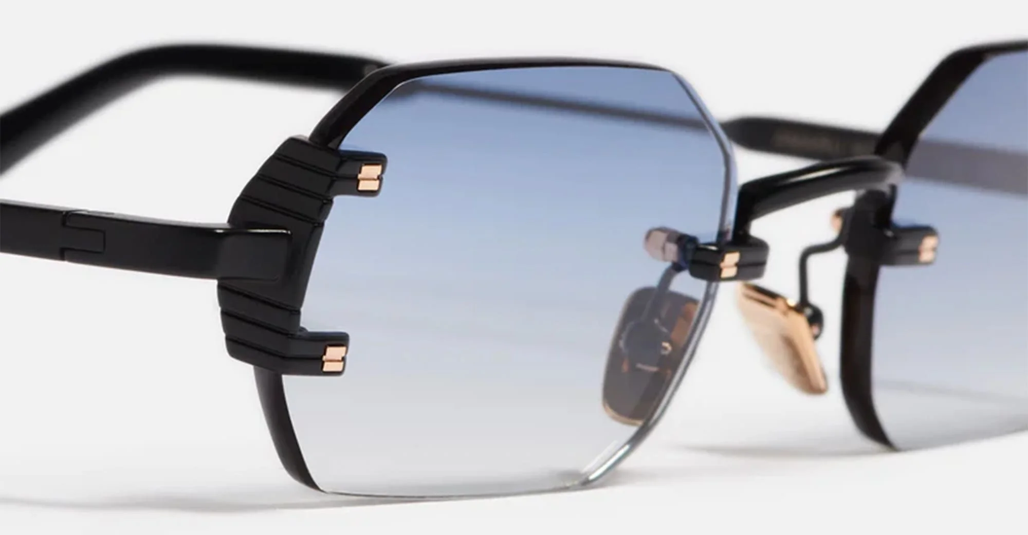 Amaru-c303 - shiny black - Image 3