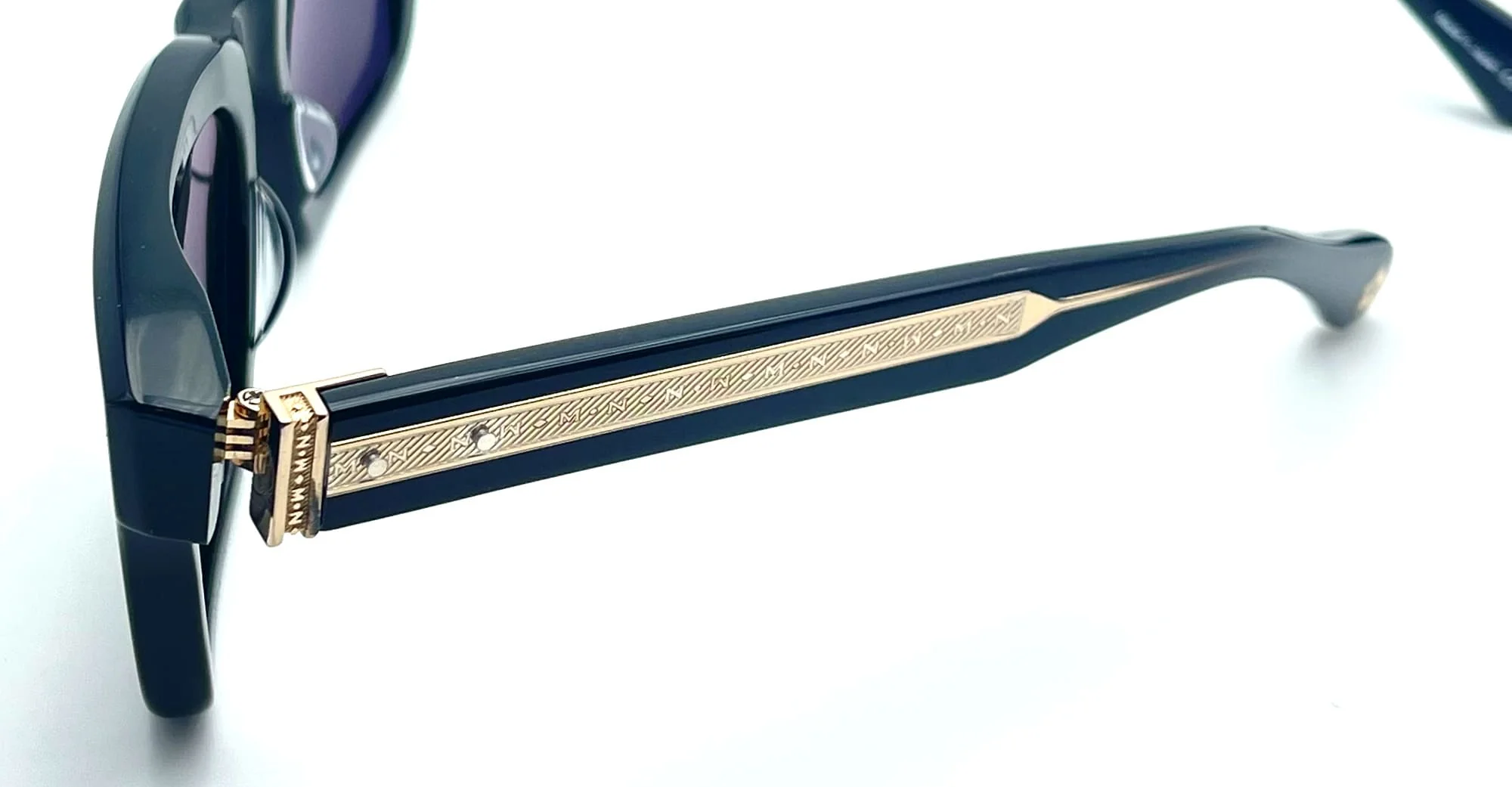 M1033 - black - Image 4